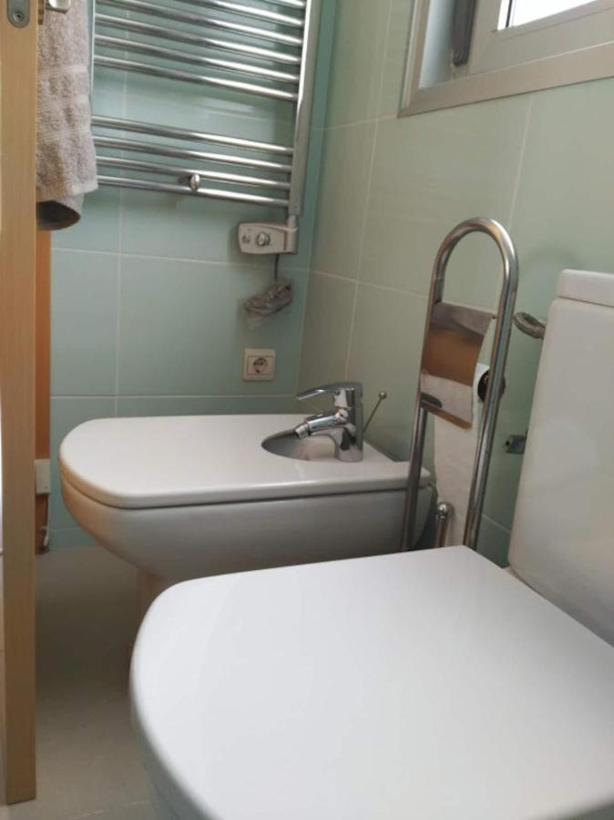 Stylish Flat, 2 Bathrooms And Swimming Pool, Next To The Beach! Sant Adria de Besos Ngoại thất bức ảnh